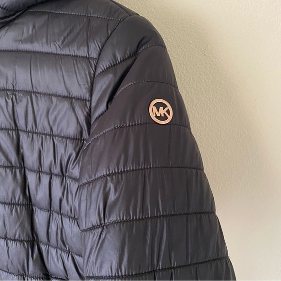 MICHAEL KORS FAUX FUR LINED PUFFER JACKET - Picture 4 of 10